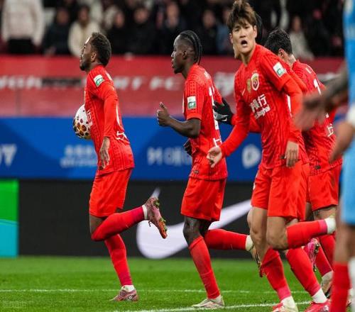 上海海港卫,冕征程首战,告捷,中彩网彩票,互动竞猜平台,在线娱乐,预测挑战,中彩网彩票APP下载