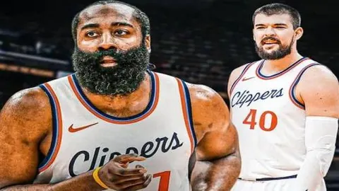 库里因背伤缺席对阵雄鹿比赛